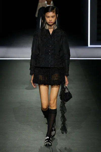 Look 8